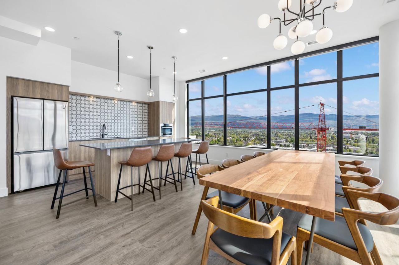 Brand New Luxury Downtown Near The Beach #13 Kelowna Exterior foto