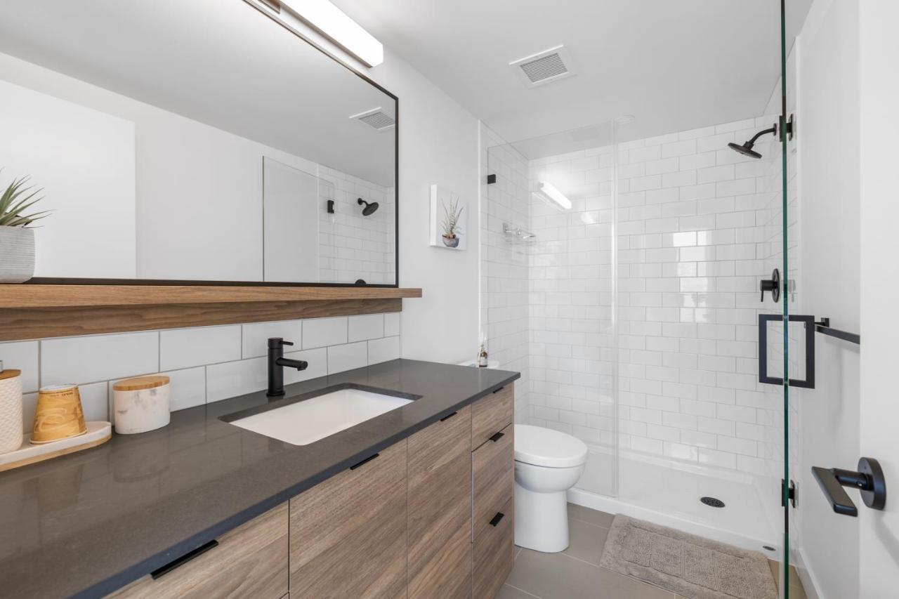 Brand New Luxury Downtown Near The Beach #13 Kelowna Exterior foto